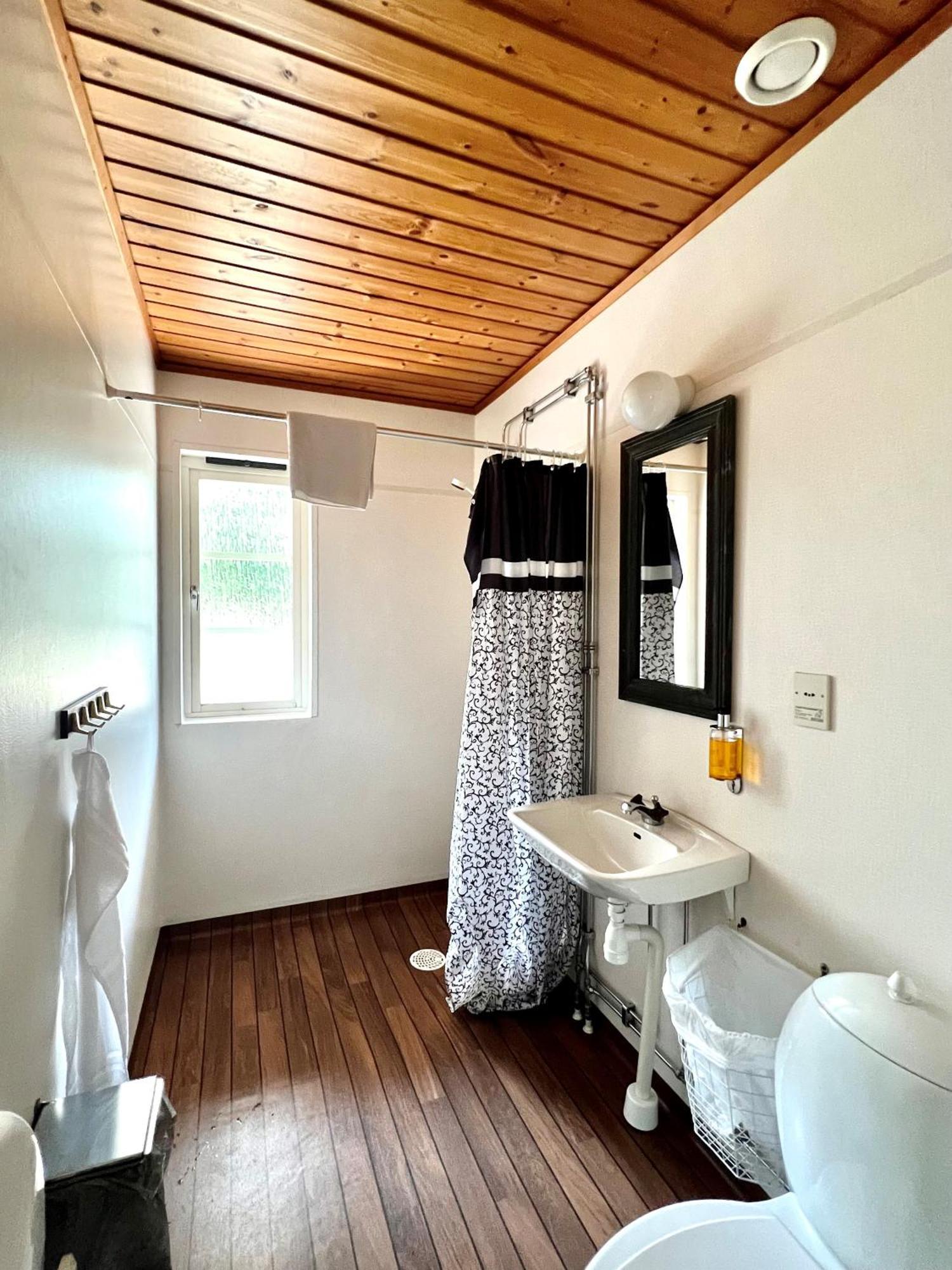 Stf Korroe Gardshotell - B&B Linneryd Экстерьер фото
